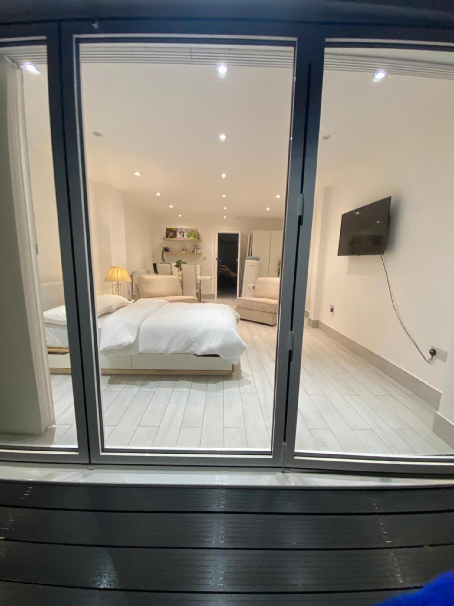 The Bay Apartment Edgware Екстер'єр фото